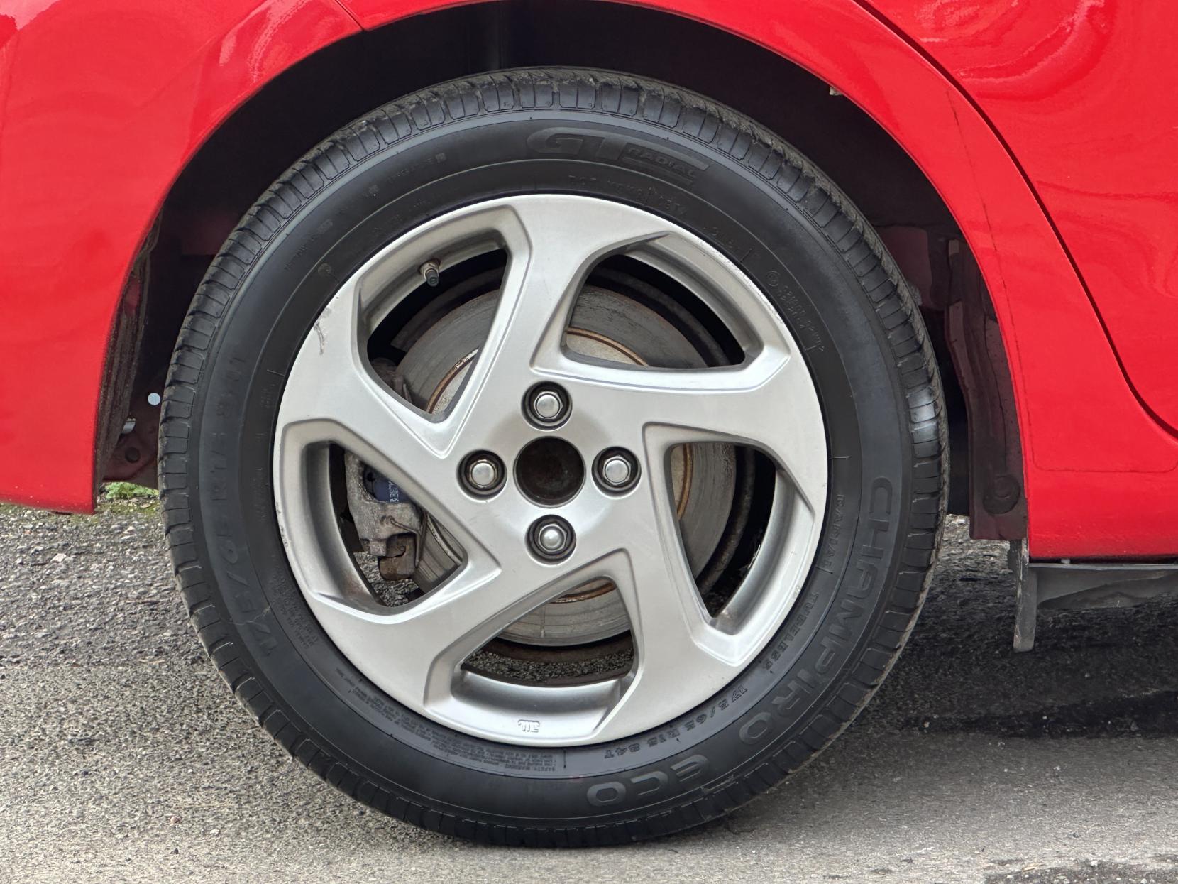 Toyota Yaris 1.5 VVT-h Icon Hatchback 5dr Petrol Hybrid E-CVT Euro 6 (Safety Sense) (101 ps)