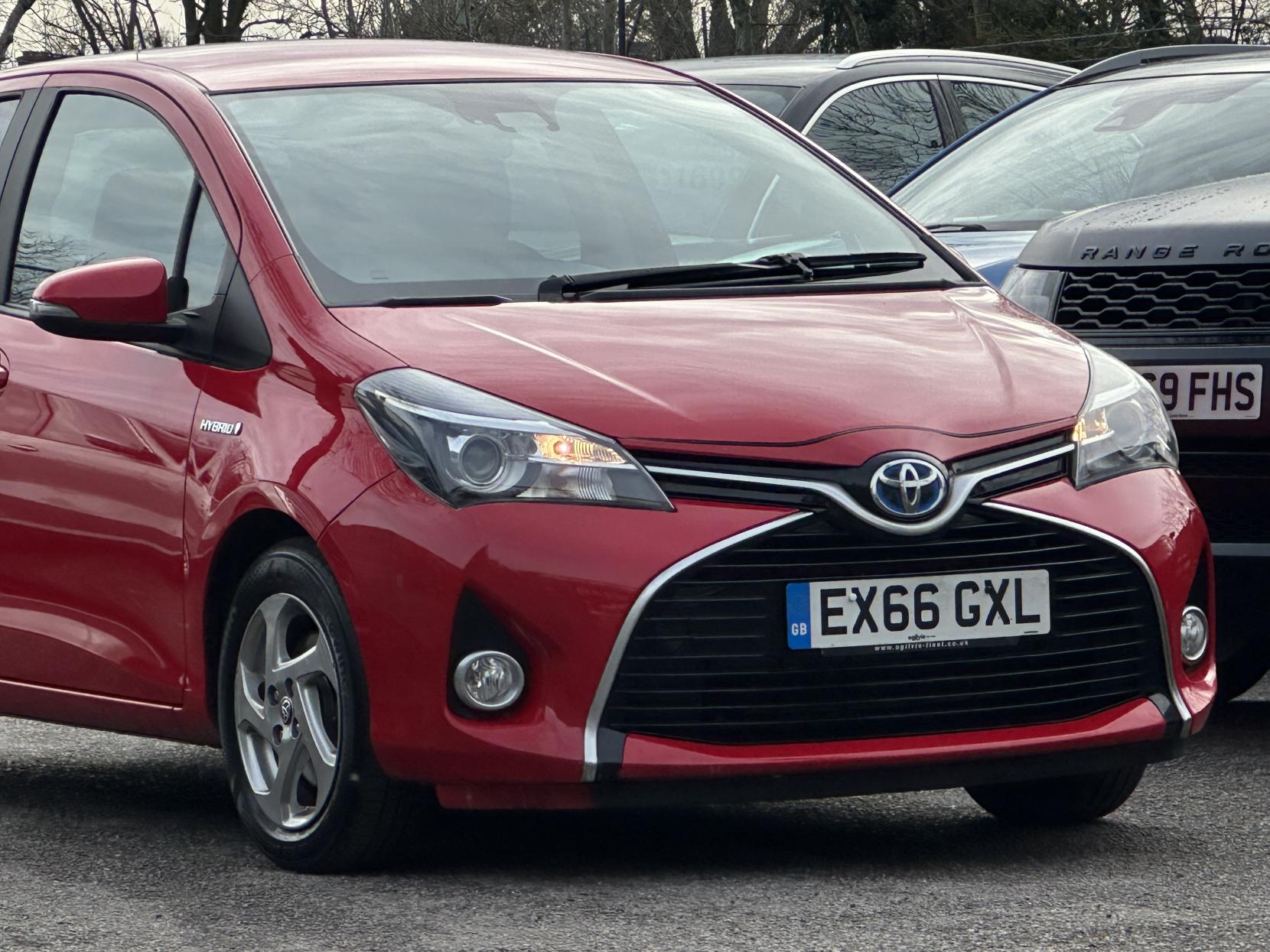 Toyota Yaris 1.5 VVT-h Icon Hatchback 5dr Petrol Hybrid E-CVT Euro 6 (Safety Sense) (101 ps)