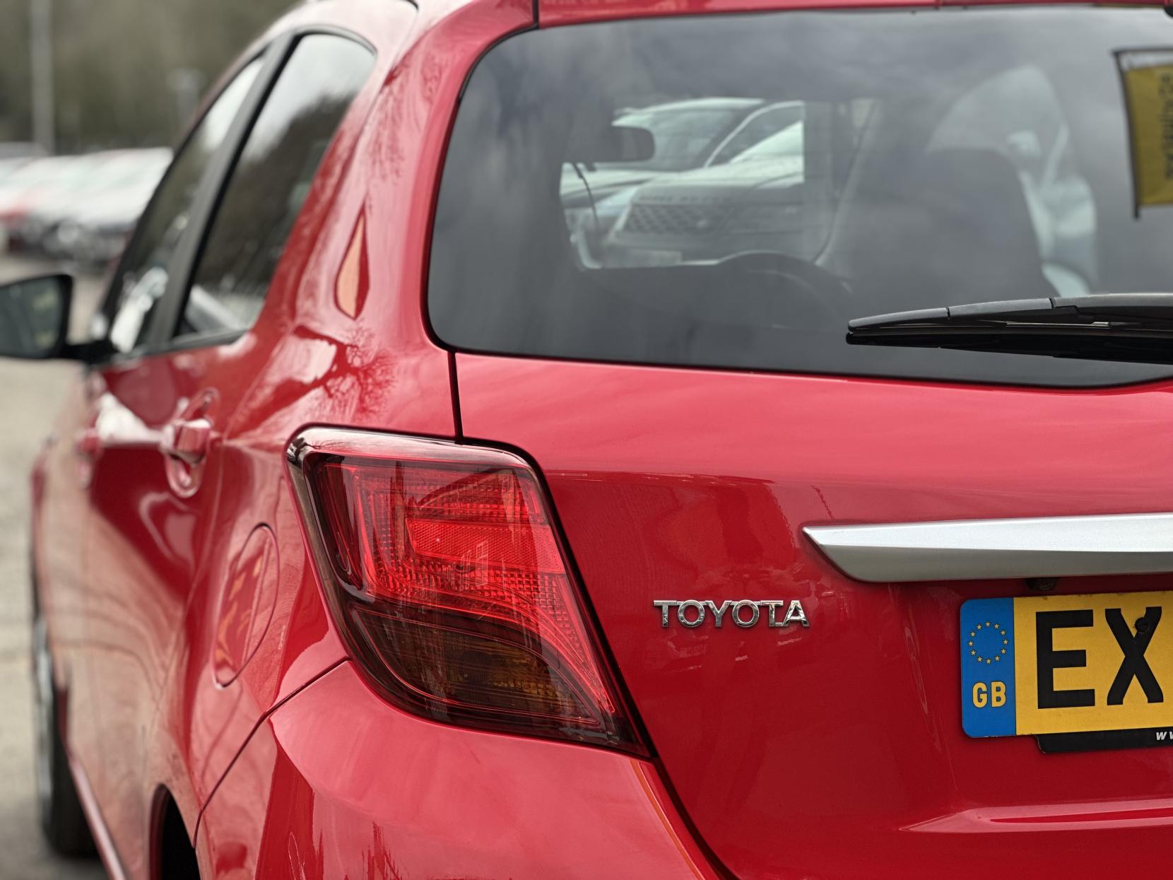 Toyota Yaris 1.5 VVT-h Icon Hatchback 5dr Petrol Hybrid E-CVT Euro 6 (Safety Sense) (101 ps)