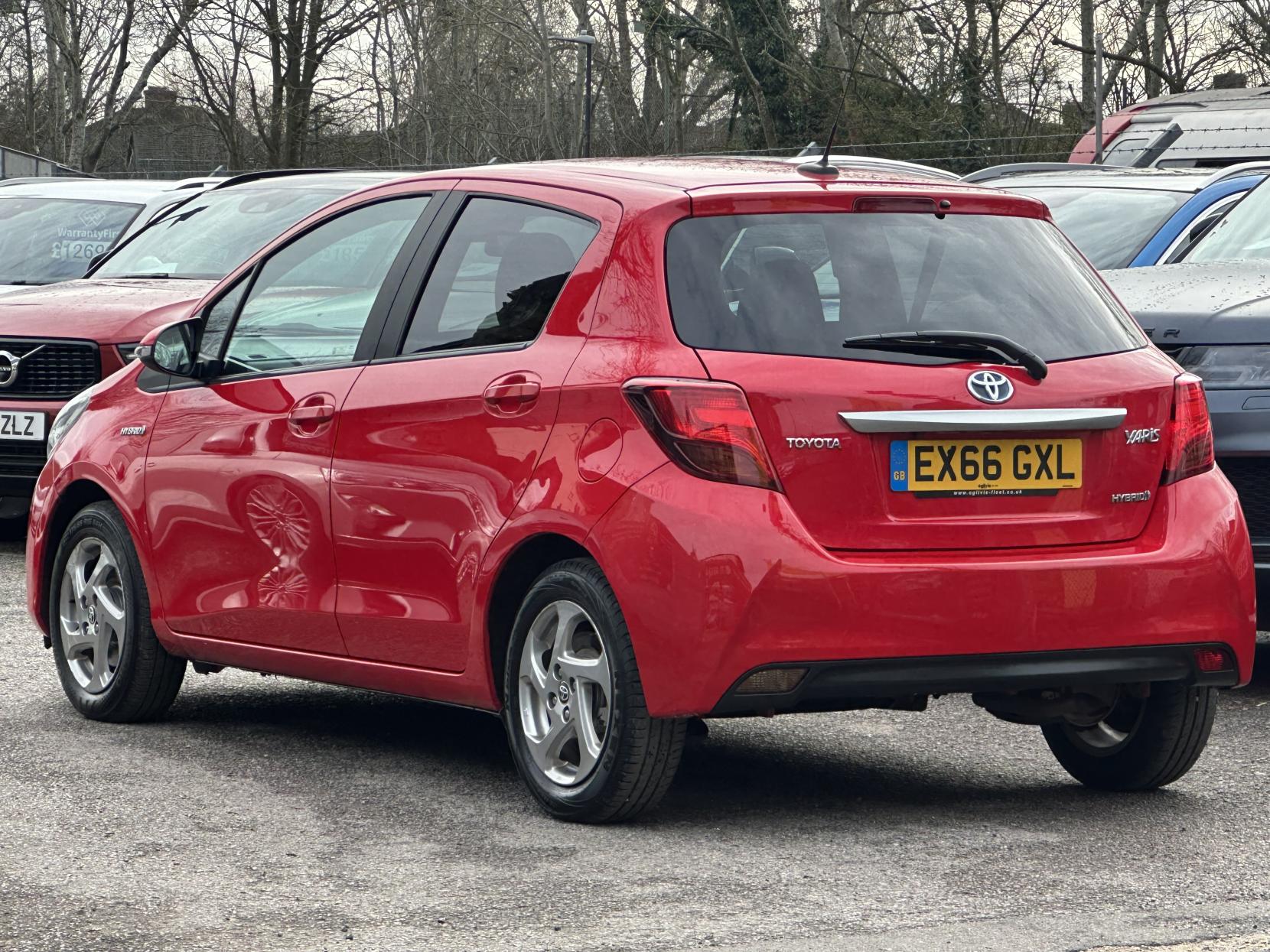 Toyota Yaris 1.5 VVT-h Icon Hatchback 5dr Petrol Hybrid E-CVT Euro 6 (Safety Sense) (101 ps)