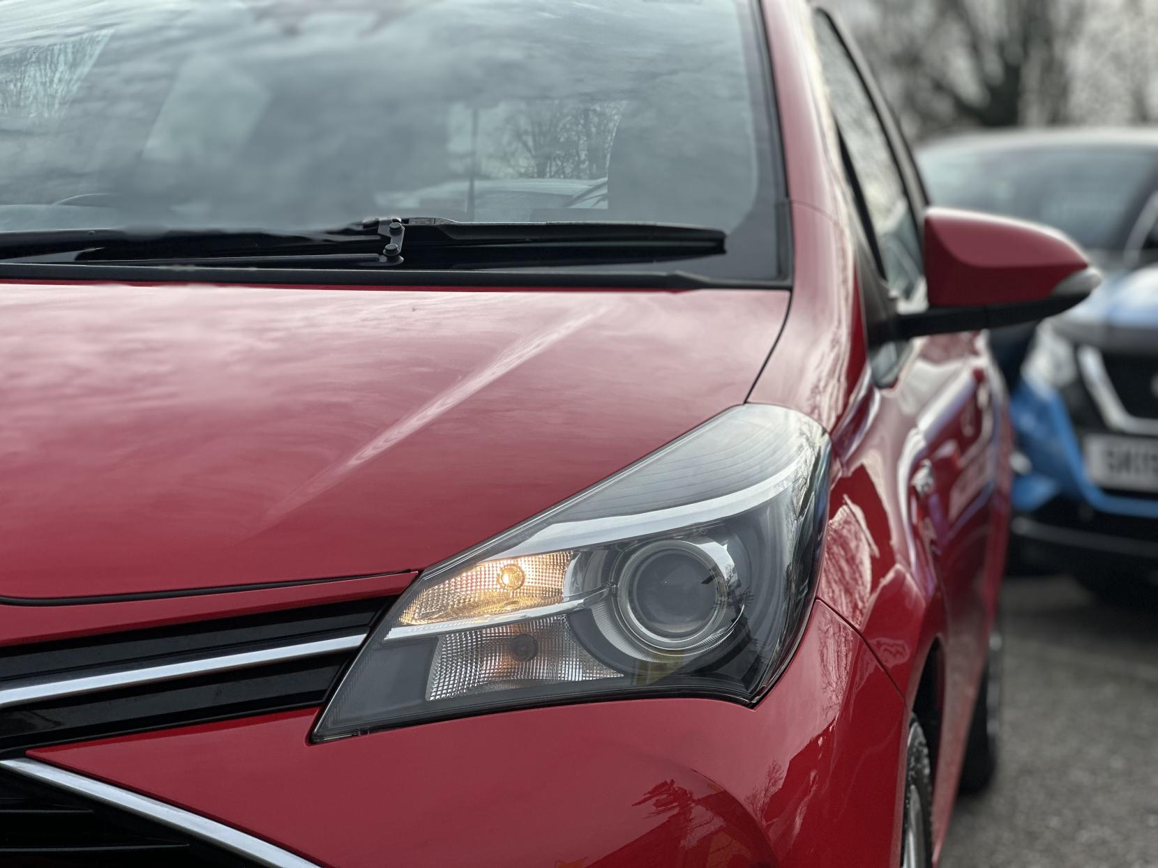 Toyota Yaris 1.5 VVT-h Icon Hatchback 5dr Petrol Hybrid E-CVT Euro 6 (Safety Sense) (101 ps)