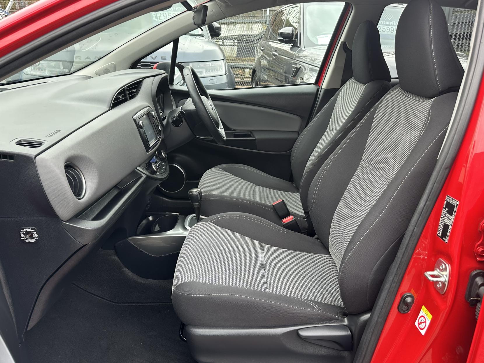 Toyota Yaris 1.5 VVT-h Icon Hatchback 5dr Petrol Hybrid E-CVT Euro 6 (Safety Sense) (101 ps)