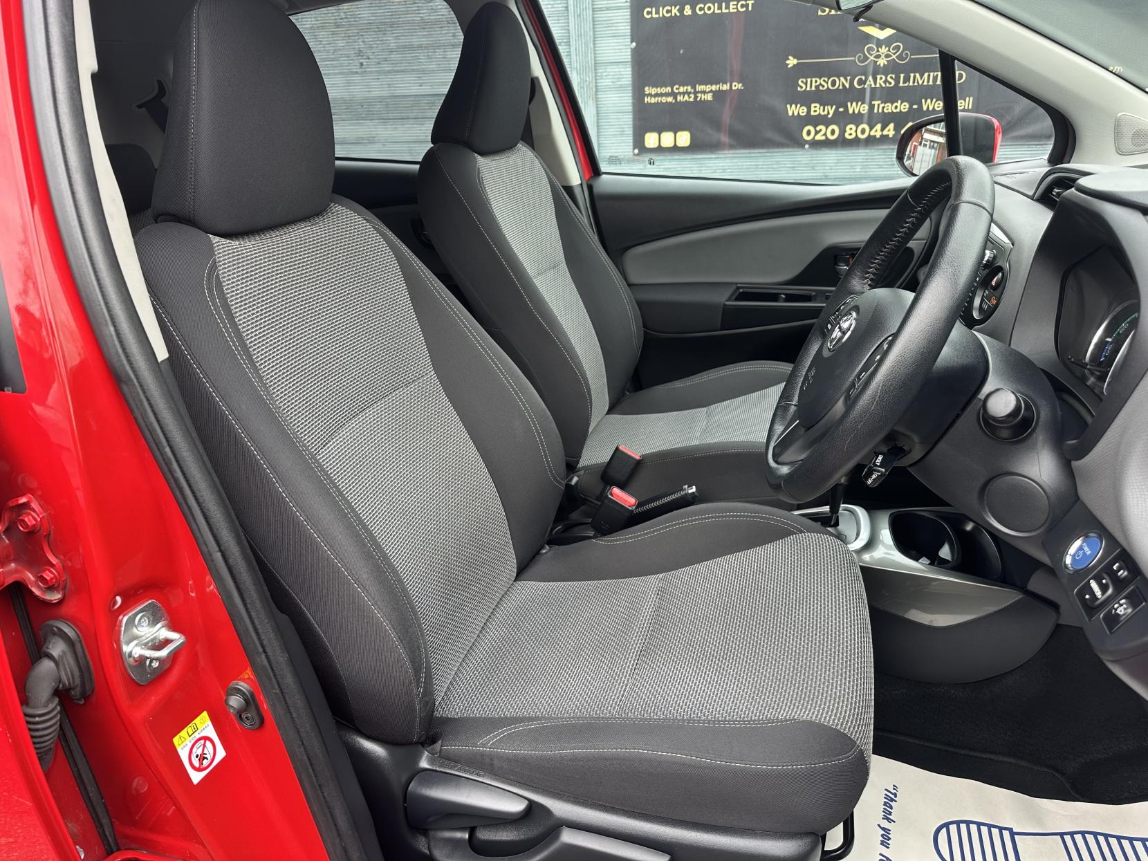 Toyota Yaris 1.5 VVT-h Icon Hatchback 5dr Petrol Hybrid E-CVT Euro 6 (Safety Sense) (101 ps)