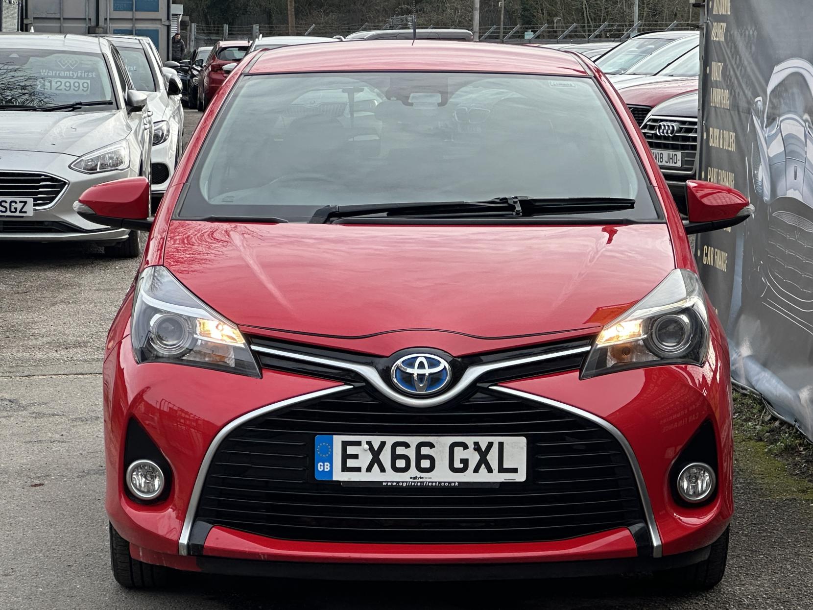 Toyota Yaris 1.5 VVT-h Icon Hatchback 5dr Petrol Hybrid E-CVT Euro 6 (Safety Sense) (101 ps)