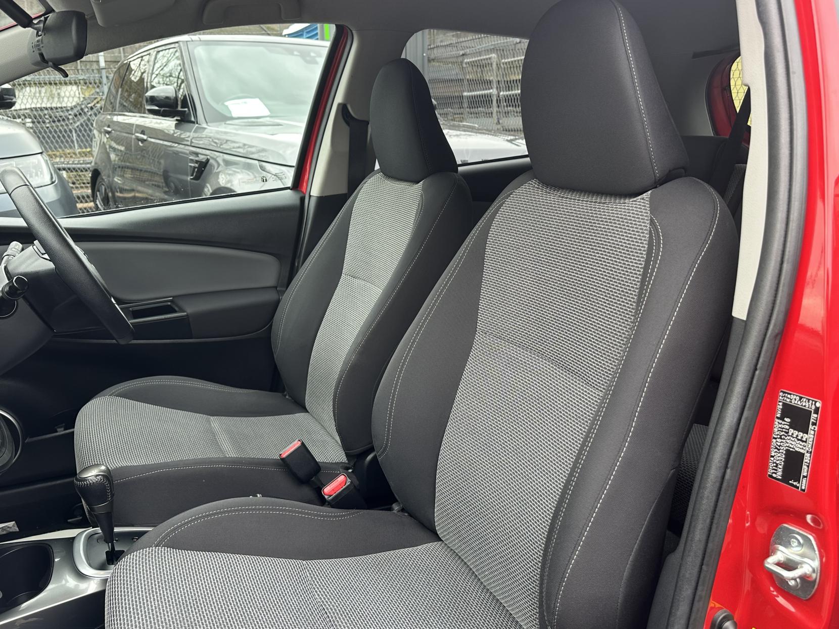 Toyota Yaris 1.5 VVT-h Icon Hatchback 5dr Petrol Hybrid E-CVT Euro 6 (Safety Sense) (101 ps)