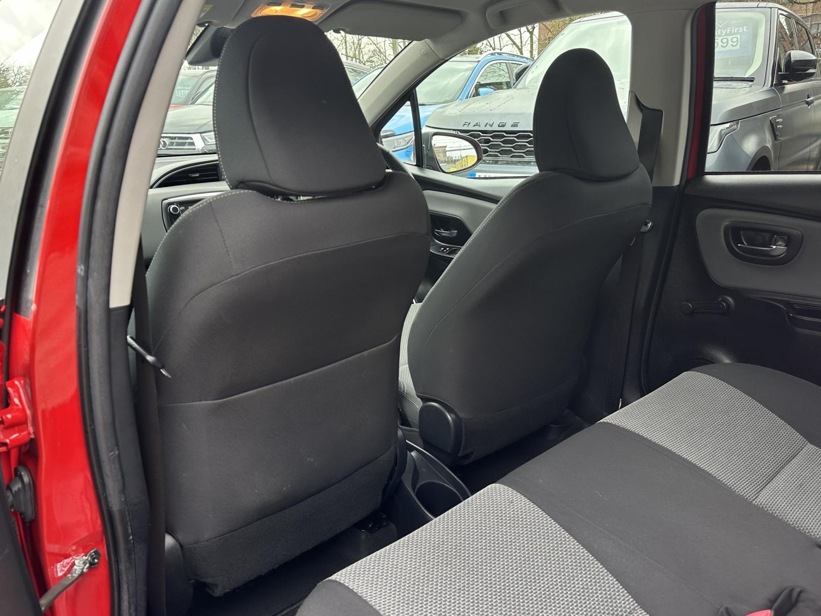 Toyota Yaris 1.5 VVT-h Icon Hatchback 5dr Petrol Hybrid E-CVT Euro 6 (Safety Sense) (101 ps)