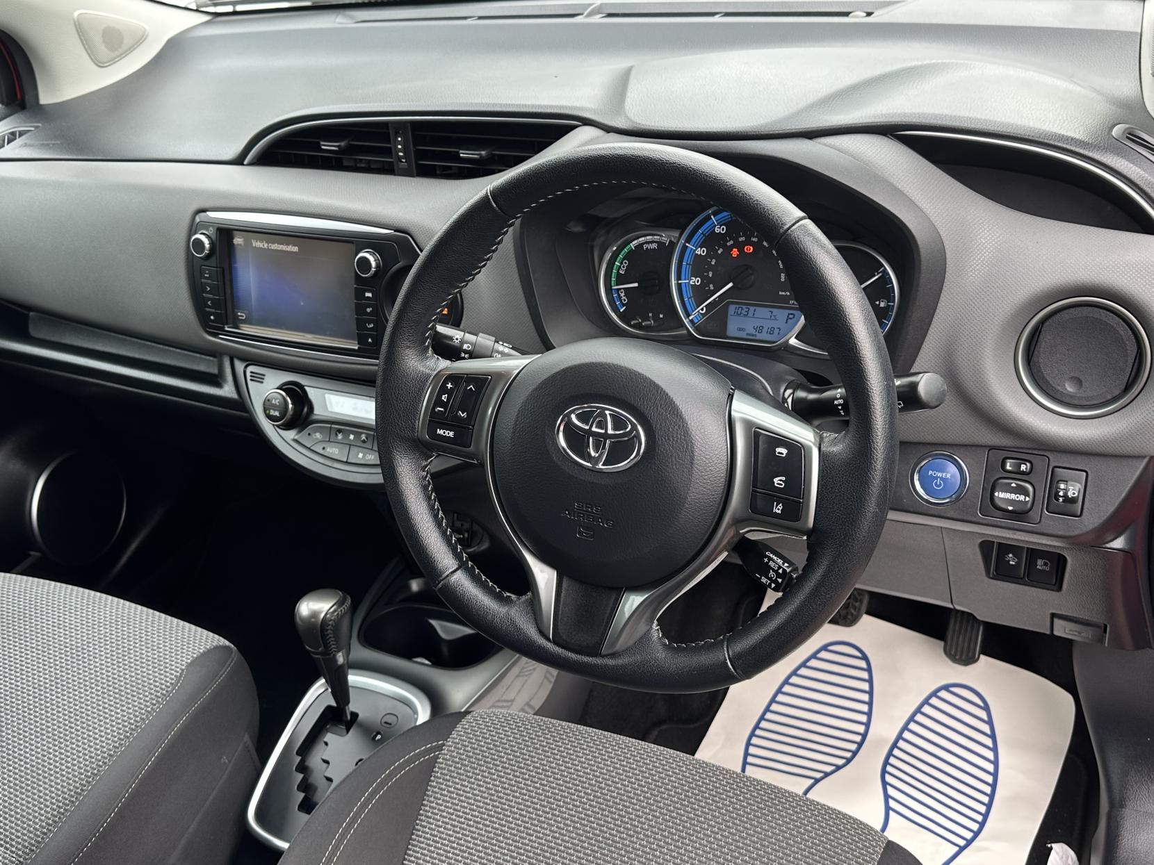 Toyota Yaris 1.5 VVT-h Icon Hatchback 5dr Petrol Hybrid E-CVT Euro 6 (Safety Sense) (101 ps)