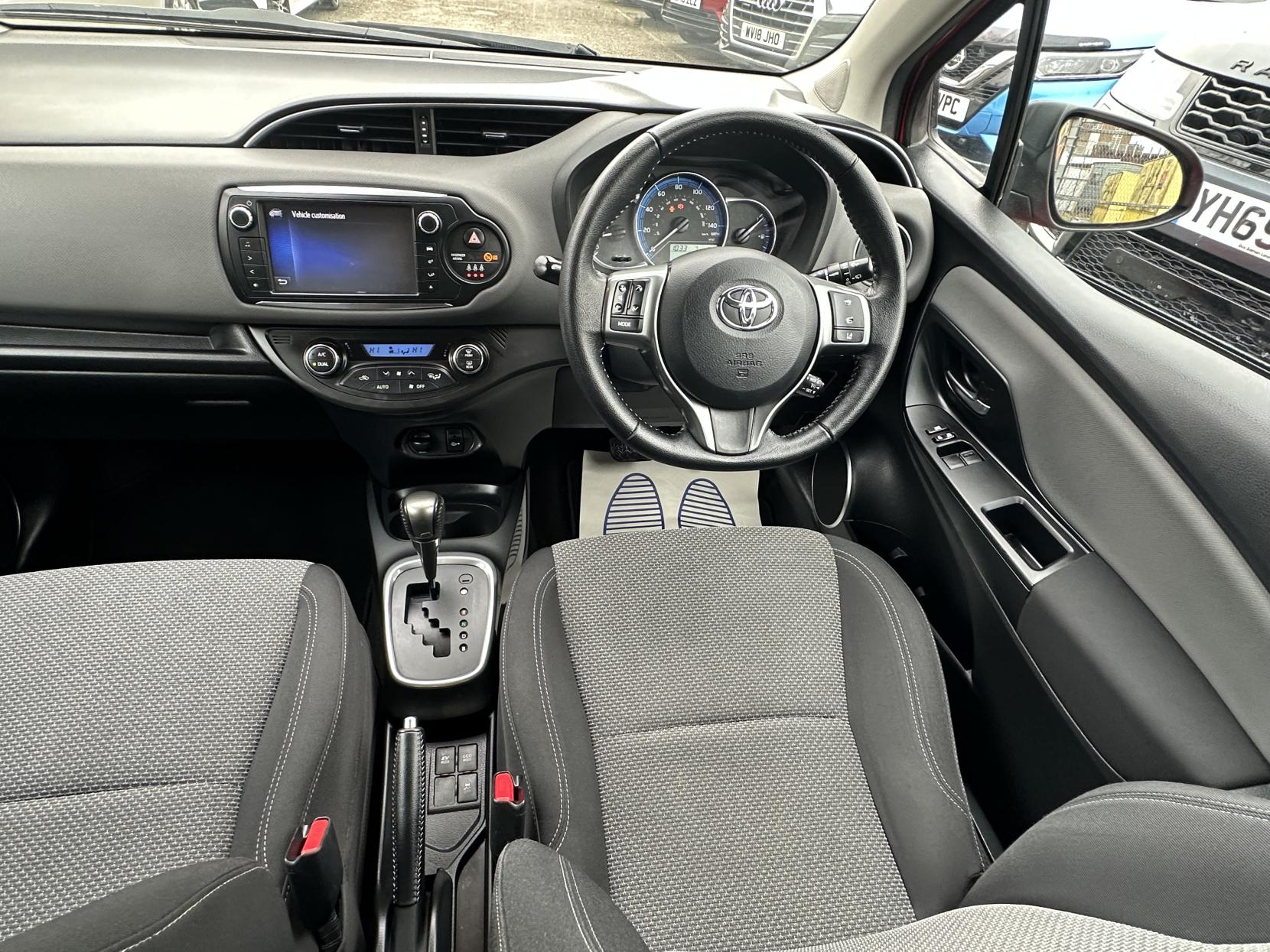 Toyota Yaris 1.5 VVT-h Icon Hatchback 5dr Petrol Hybrid E-CVT Euro 6 (Safety Sense) (101 ps)