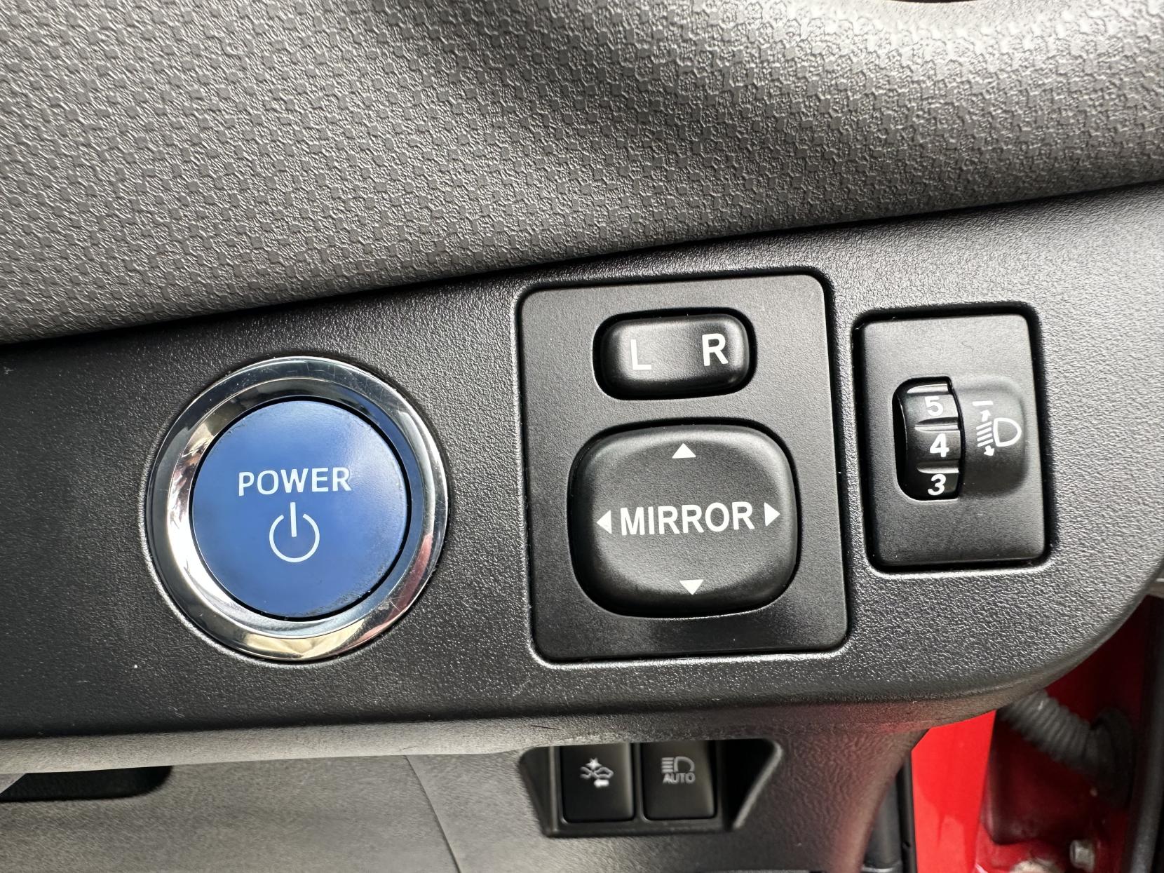 Toyota Yaris 1.5 VVT-h Icon Hatchback 5dr Petrol Hybrid E-CVT Euro 6 (Safety Sense) (101 ps)