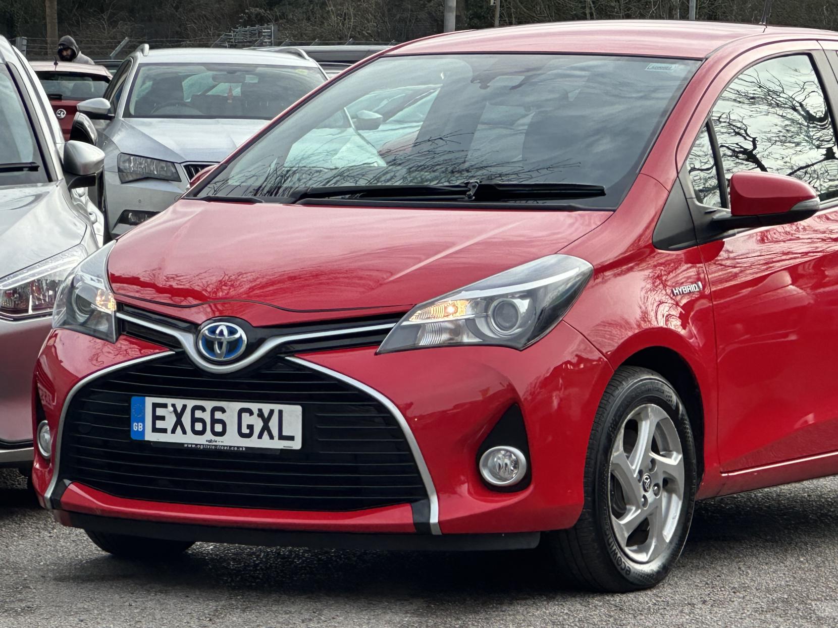 Toyota Yaris 1.5 VVT-h Icon Hatchback 5dr Petrol Hybrid E-CVT Euro 6 (Safety Sense) (101 ps)