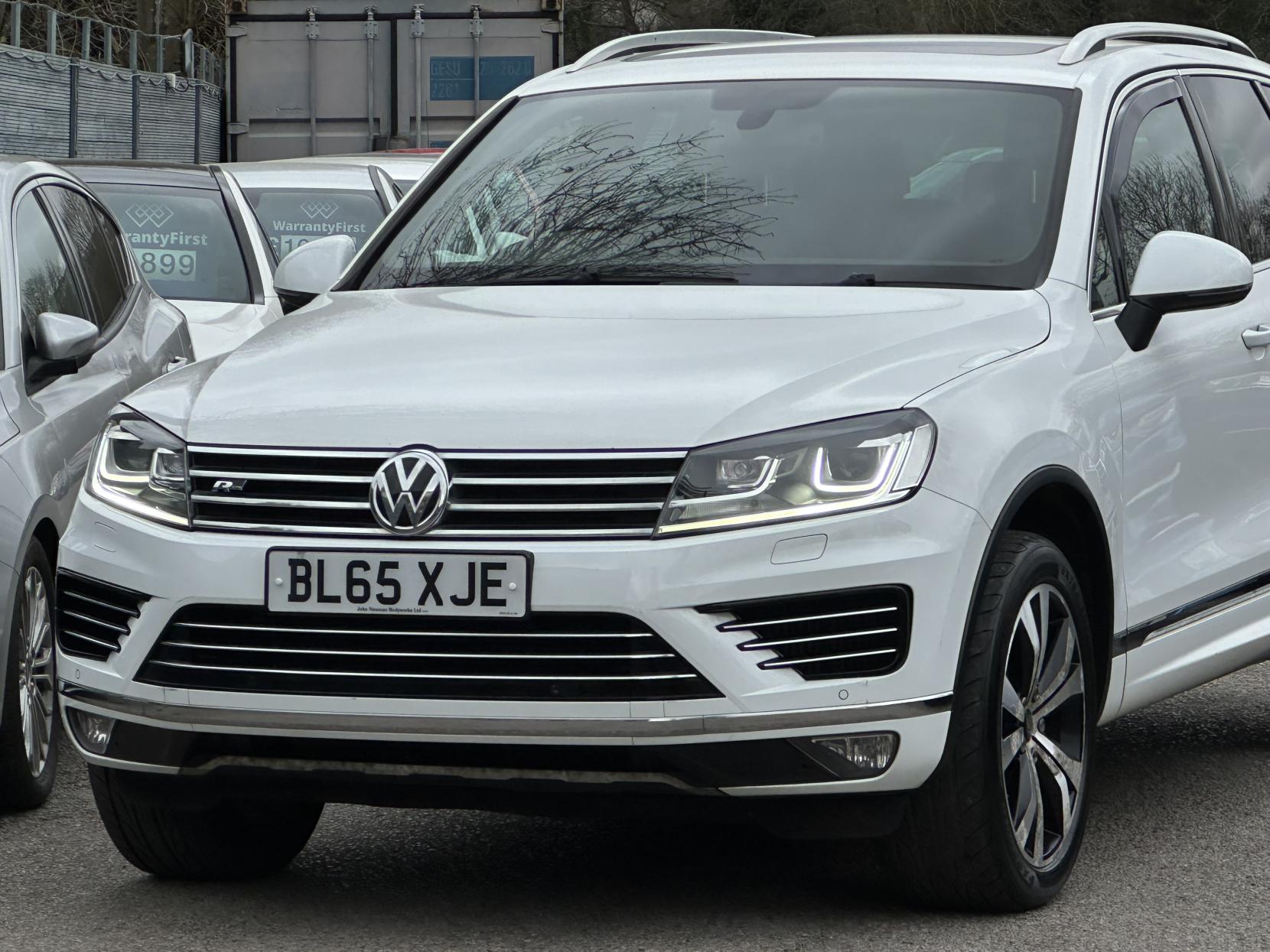 Volkswagen Touareg 3.0 TDI V6 BlueMotion Tech R-Line SUV 5dr Diesel Tiptronic 4WD Euro 6 (s/s) (262 ps)