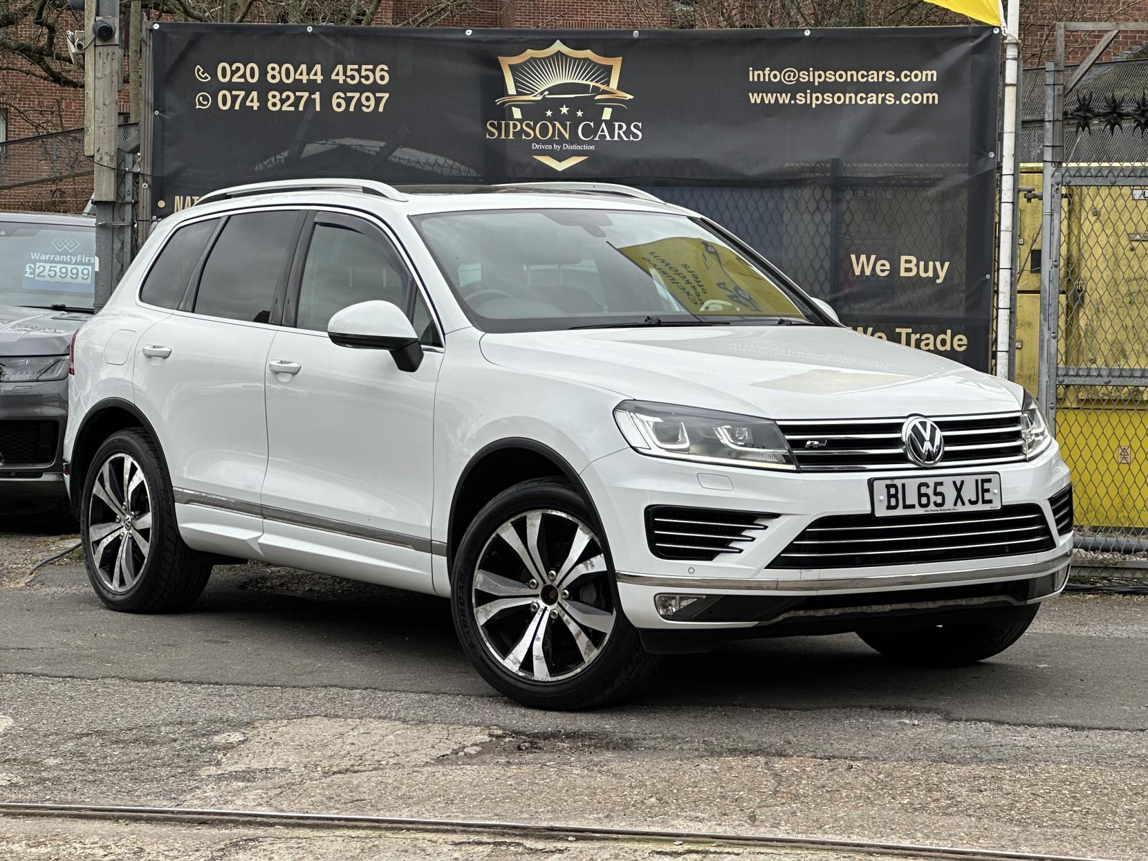 Volkswagen Touareg 3.0 TDI V6 BlueMotion Tech R-Line SUV 5dr Diesel Tiptronic 4WD Euro 6 (s/s) (262 ps)