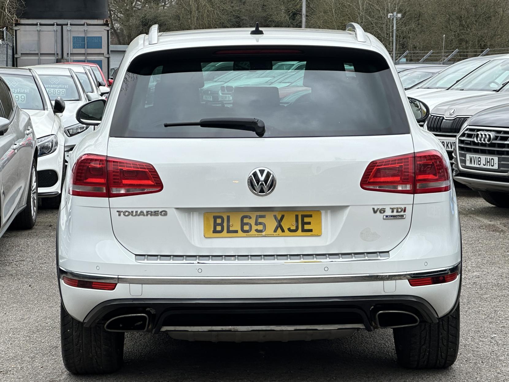 Volkswagen Touareg 3.0 TDI V6 BlueMotion Tech R-Line SUV 5dr Diesel Tiptronic 4WD Euro 6 (s/s) (262 ps)