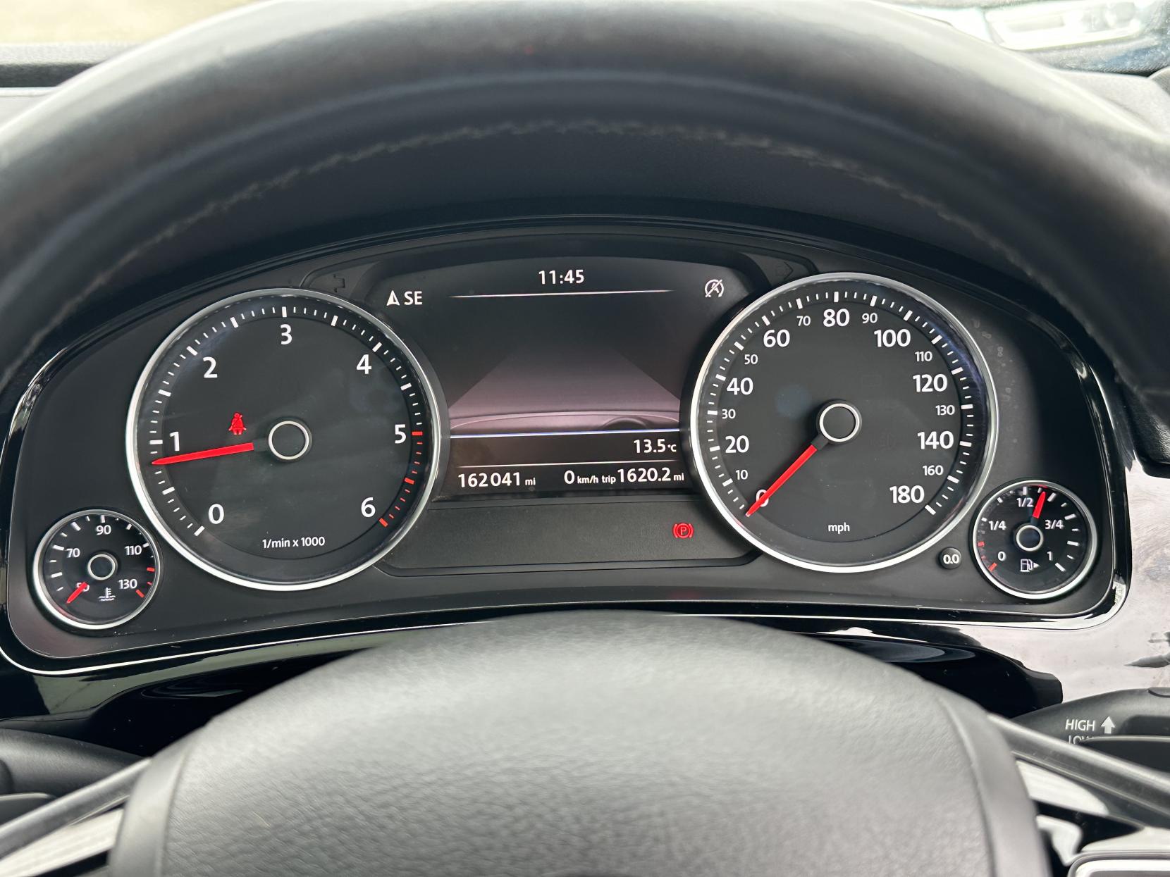 Volkswagen Touareg 3.0 TDI V6 BlueMotion Tech R-Line SUV 5dr Diesel Tiptronic 4WD Euro 6 (s/s) (262 ps)