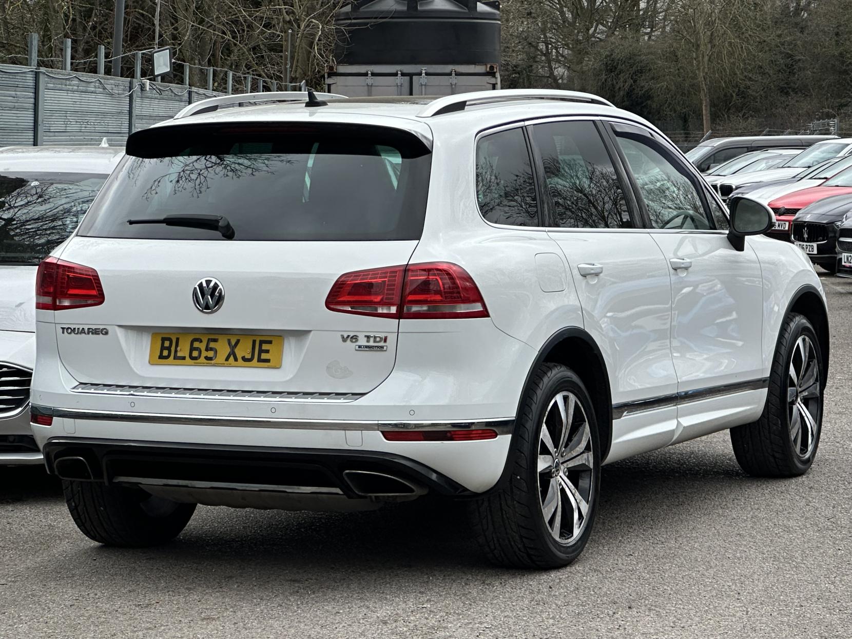 Volkswagen Touareg 3.0 TDI V6 BlueMotion Tech R-Line SUV 5dr Diesel Tiptronic 4WD Euro 6 (s/s) (262 ps)