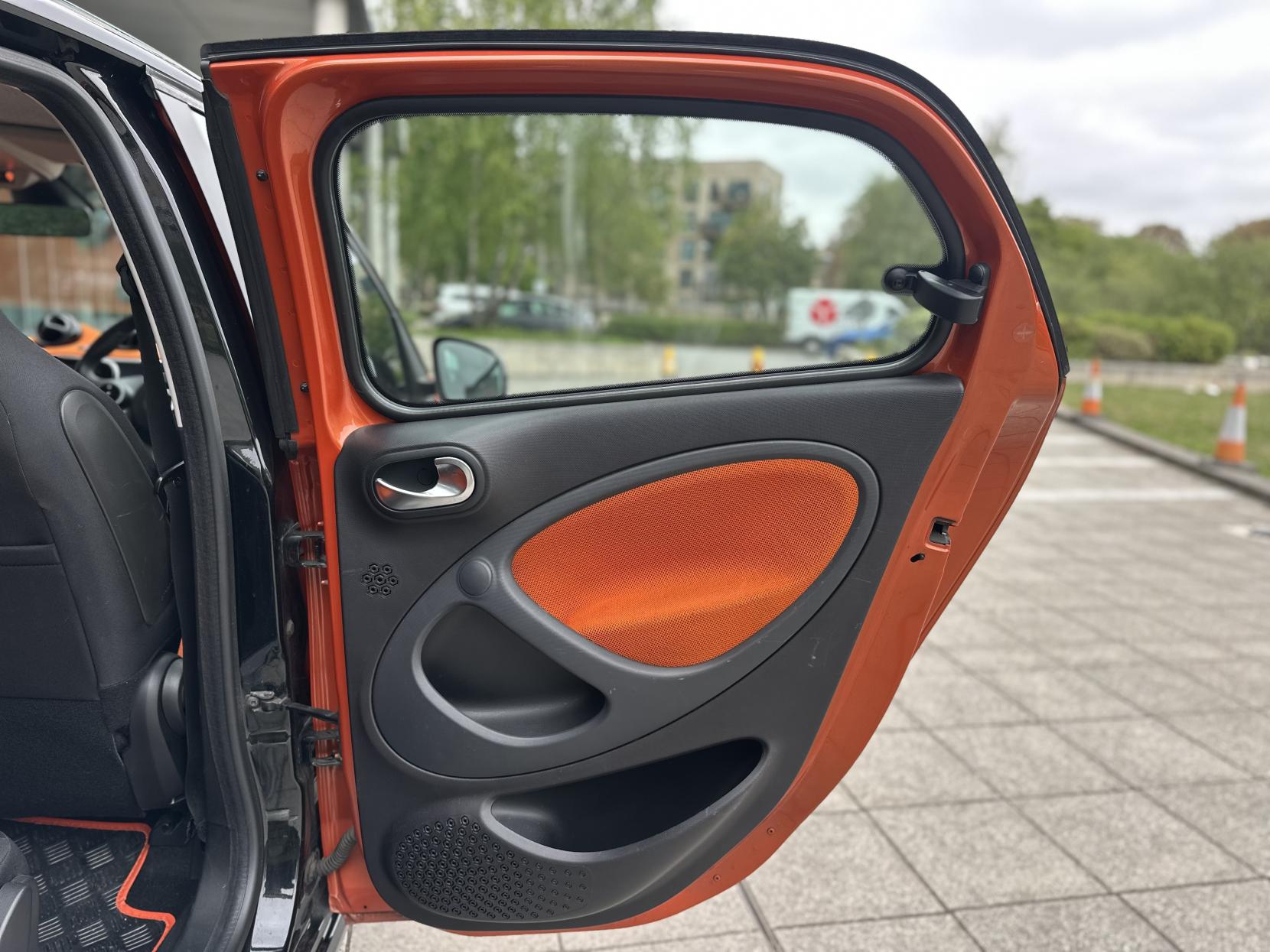 Smart forfour 1.0 Passion Hatchback 5dr Petrol Manual Euro 6 (s/s) (71 ps)